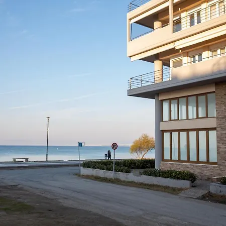 Appartement Salty Breeze Supreme Beachfront Apartment-supreme With Free Parking Peraía