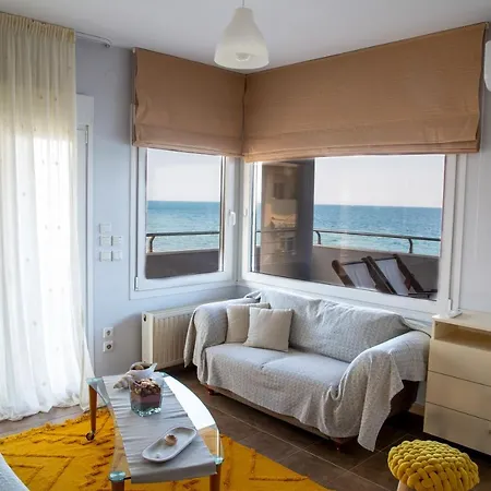 Salty Breeze Supreme Beachfront Apartment-supreme With Free Parking Apartment *