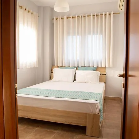 Salty Breeze Supreme Beachfront Apartment-supreme With Free Parking * Peraía