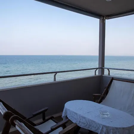 Salty Breeze Supreme Beachfront Apartment-supreme With Free Parking * Peraia (Thessaloniki)