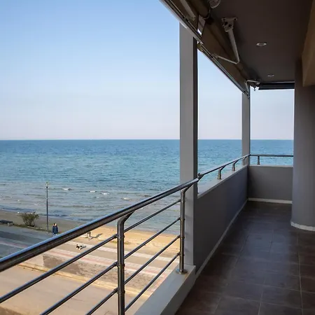 Salty Breeze Supreme Beachfront Apartment-supreme With Free Parking Apartment Peraia (Thessaloniki)