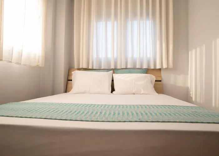 Salty Breeze Supreme Beachfront Apartment-supreme With Free Parking Apartamento Peraía