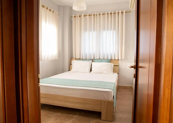 Salty Breeze Supreme Beachfront Apartment-supreme With Free Parking * Peraía