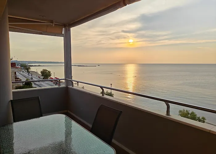 Salty Breeze Supreme Beachfront Apartment-supreme With Free Parking Apartamento