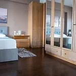 Salty Breeze Supreme Beachfront Apartment-supreme With Free Parking Peraía