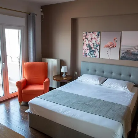 Salty Breeze Supreme Beachfront Apartment-supreme With Free Parking Appartement Peraía